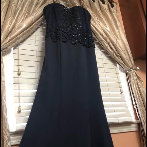 Dress - Picture 1 of 10